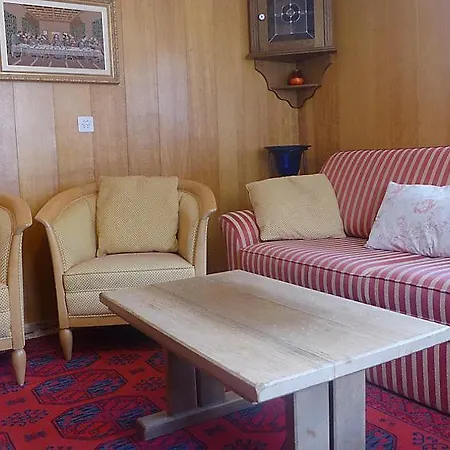 Sleeps 8 Wifi شقة زيرمات