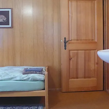 Sleeps 8 Wifi شقة