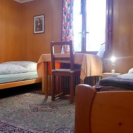 Sleeps 8 Wifi شقة