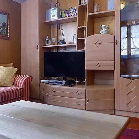 Apartment Sleeps 8 Wifi *